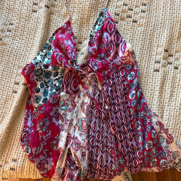 Musera Patterned Flowy Top - Picture 4 of 4